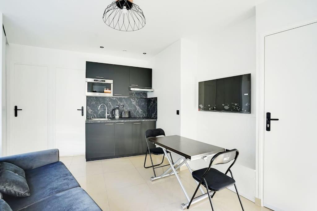 Appartamento Magnifique 3 Pieces 18eme Parigi